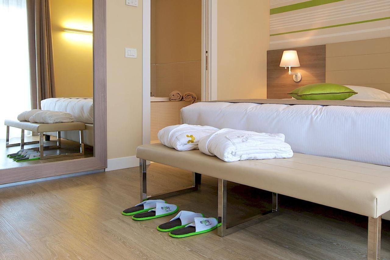 Enjoy Garda Hotel Peschiera del Garda Eksteriør bilde